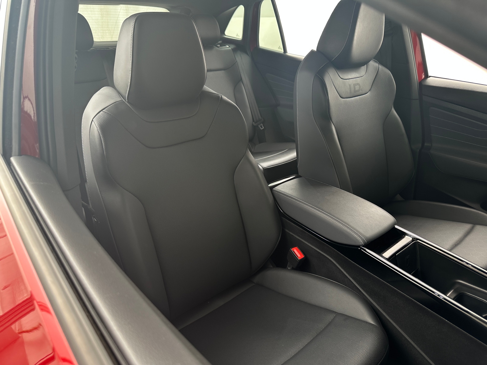 Thumbnail: 2023 Volkswagen ID.4 - 2