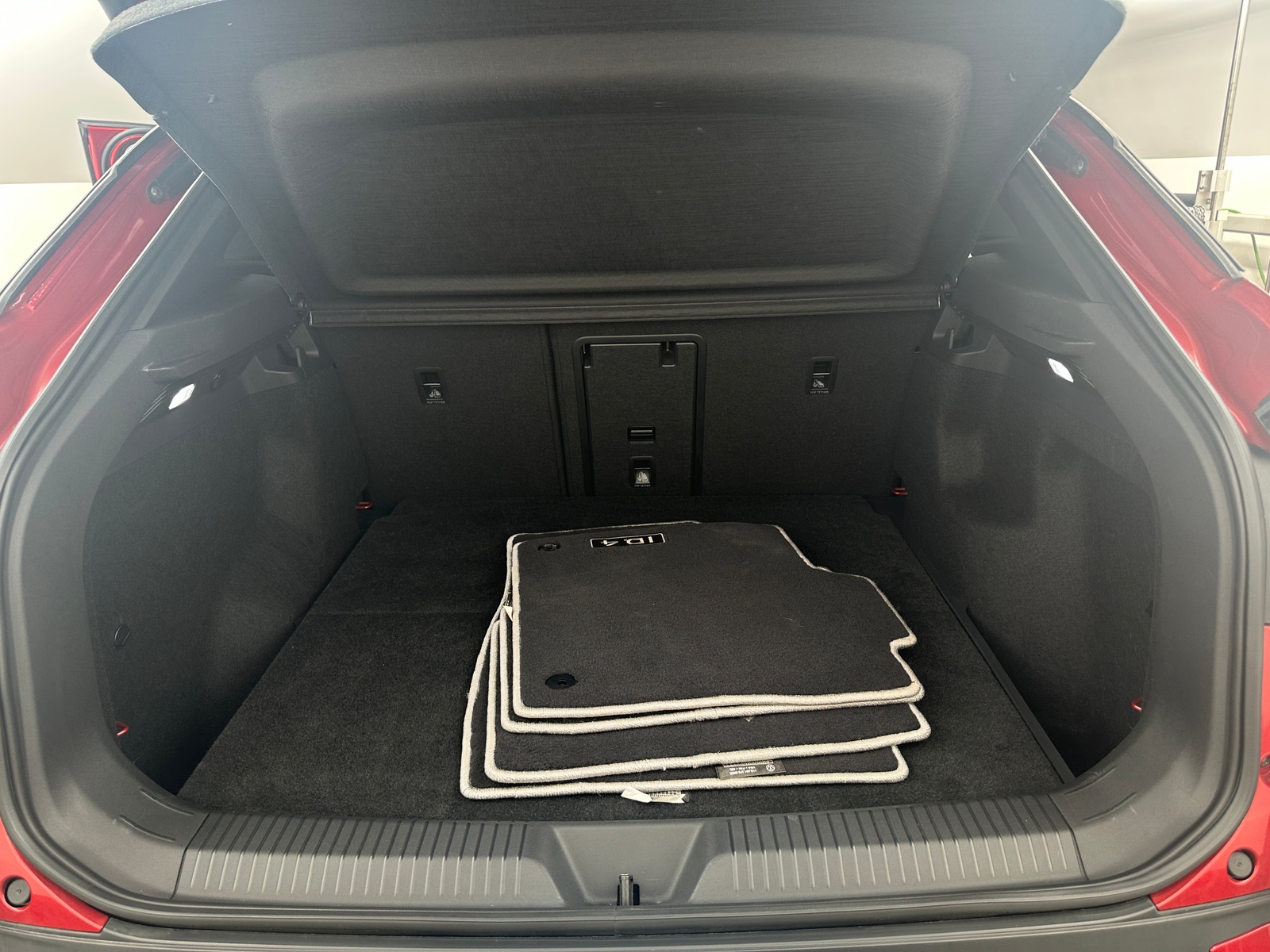 Thumbnail: 2023 Volkswagen ID.4 - 7