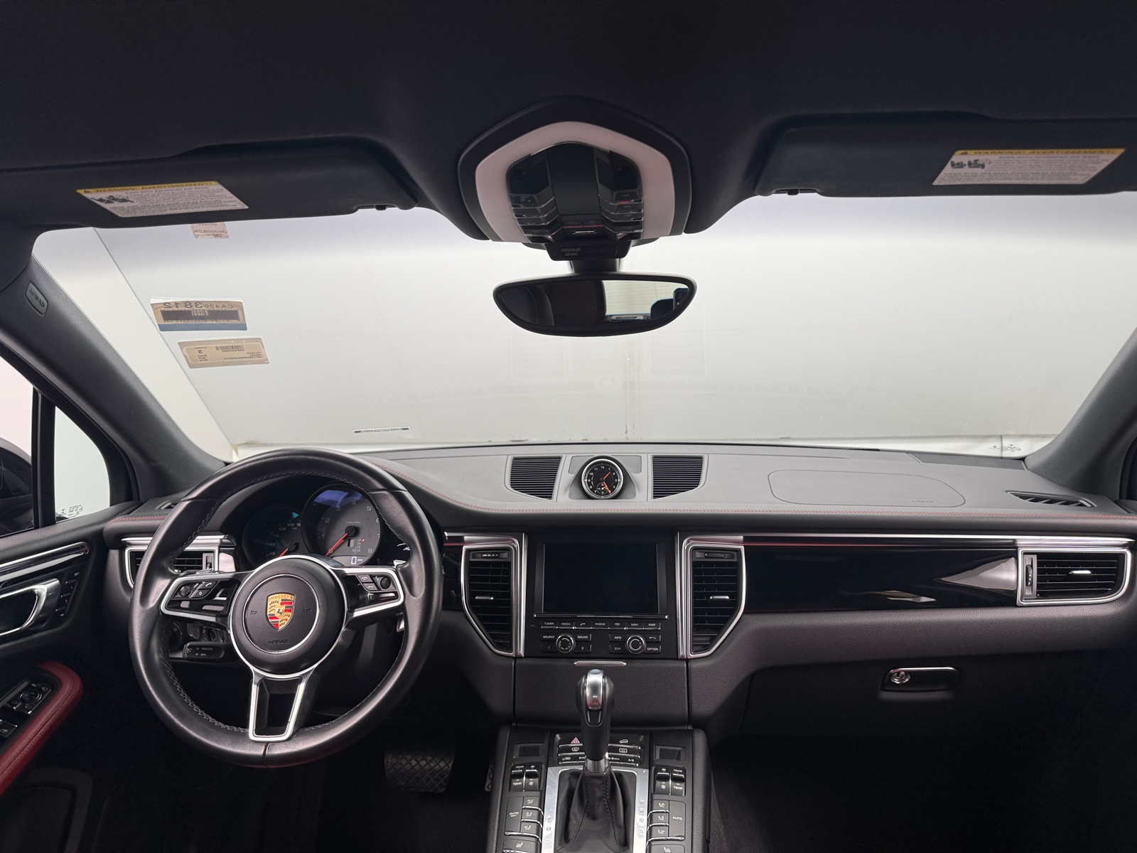 Thumbnail: 2016 Porsche Macan - 2