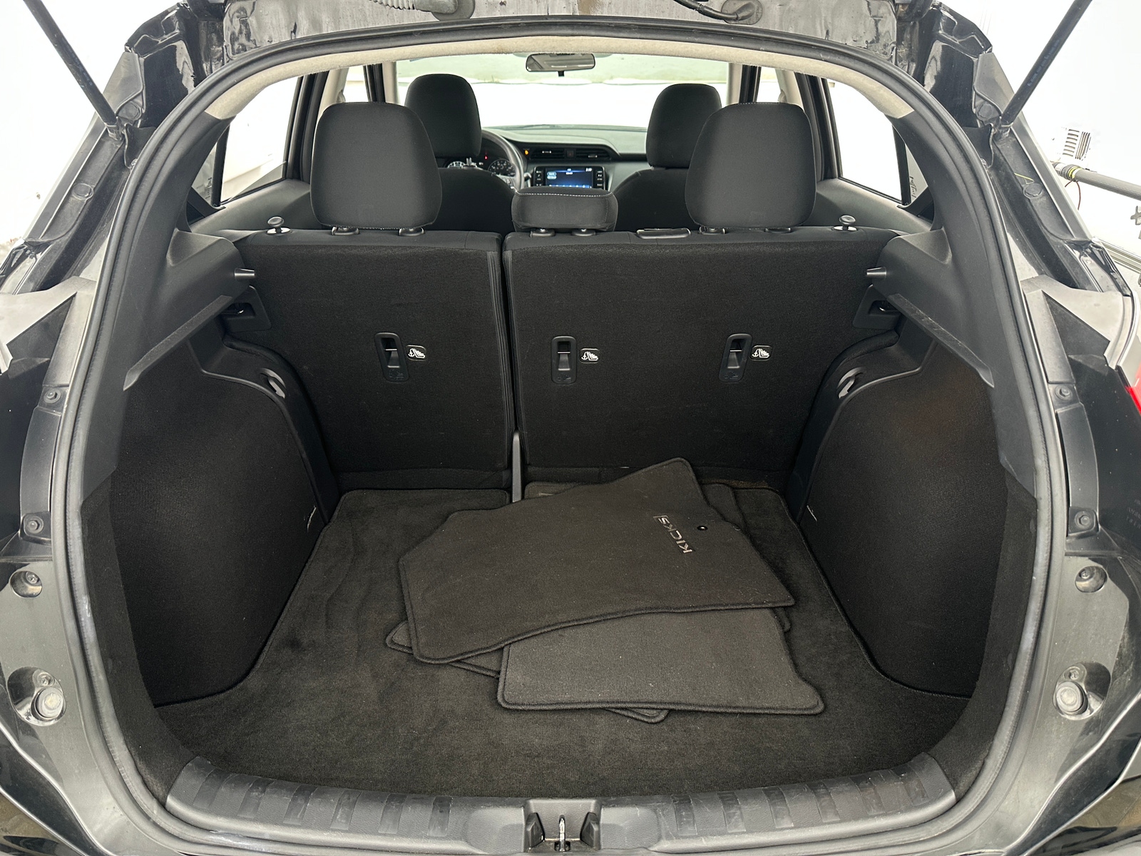 Thumbnail: 2023 Nissan Kicks - 7