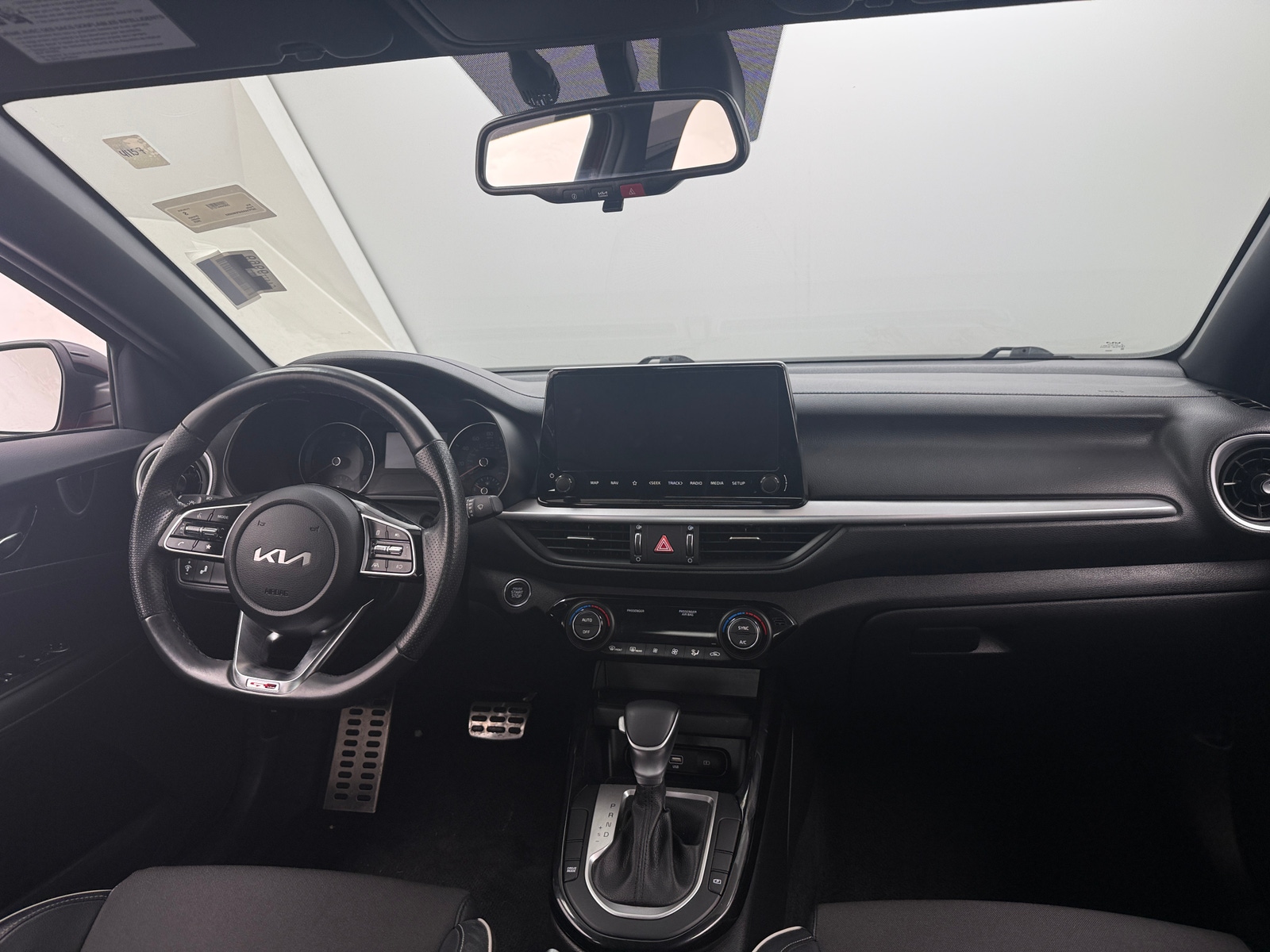 Thumbnail: 2023 Kia Forte - 3