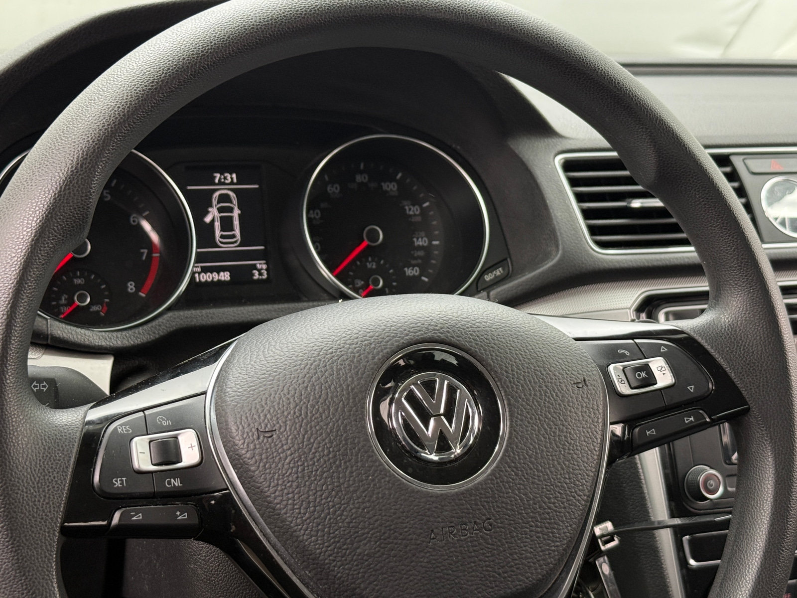 Thumbnail: 2016 Volkswagen Passat - 5