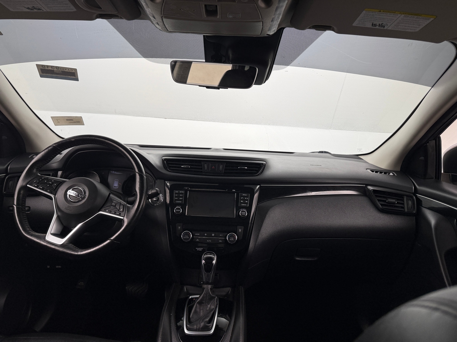 Thumbnail: 2017 Nissan Rogue Sport - 2