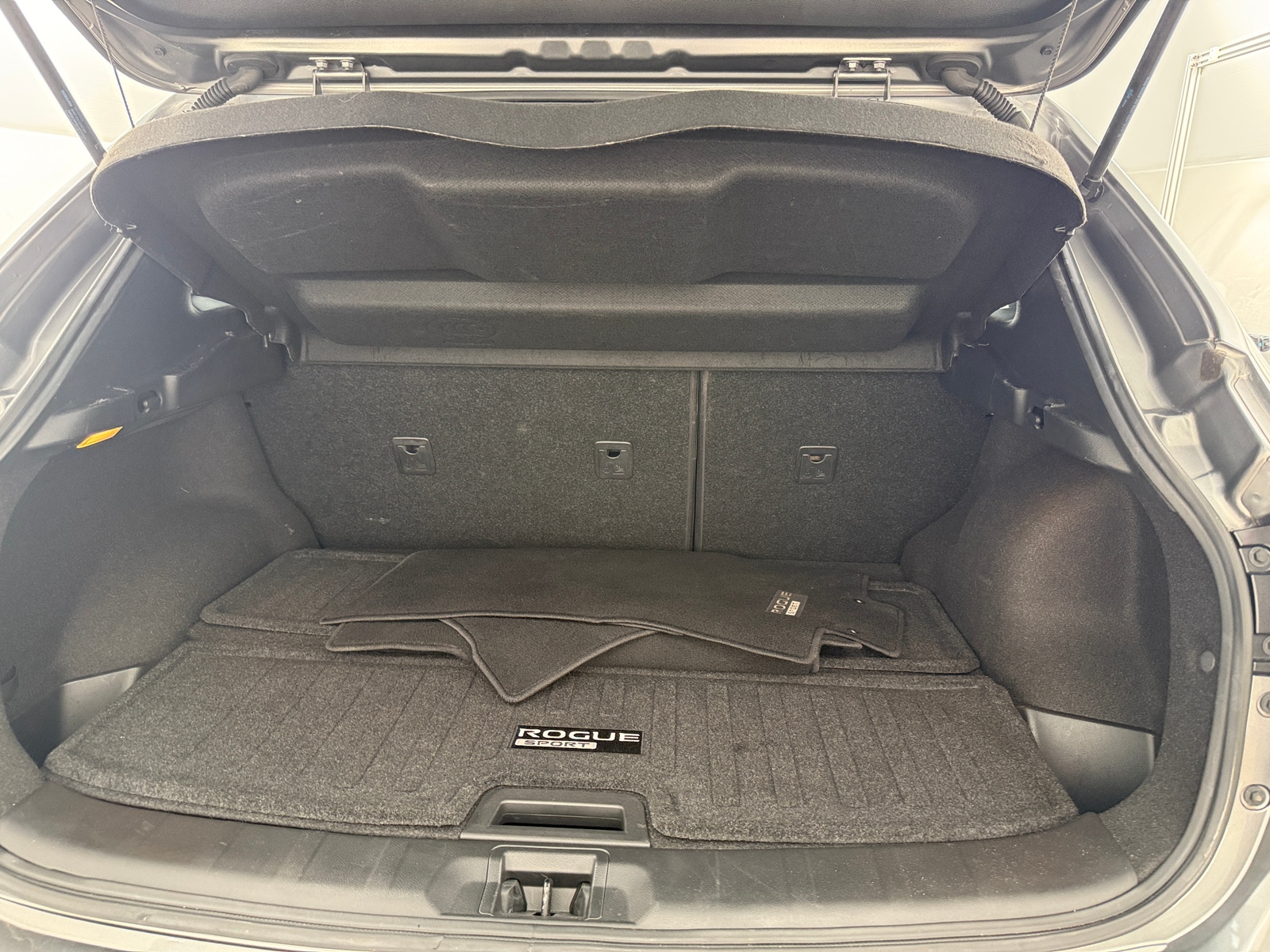 Thumbnail: 2017 Nissan Rogue Sport - 6