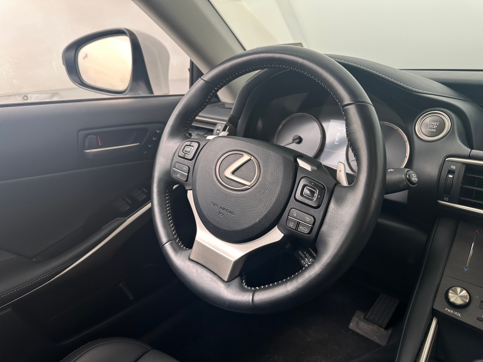 Thumbnail: 2019 Lexus IS - 4