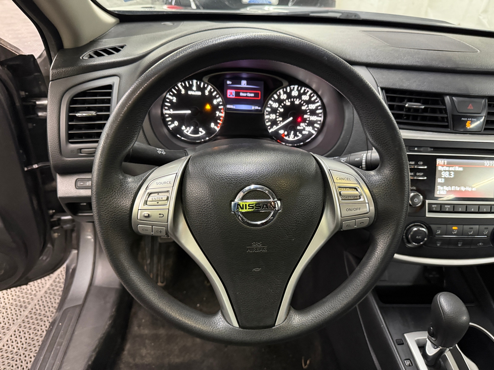 Thumbnail: 2017 Nissan Altima - 5