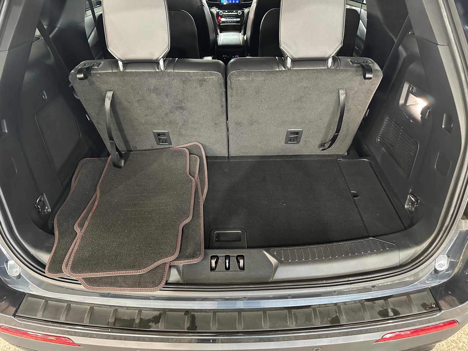 Thumbnail: 2023 Ford Explorer - 6