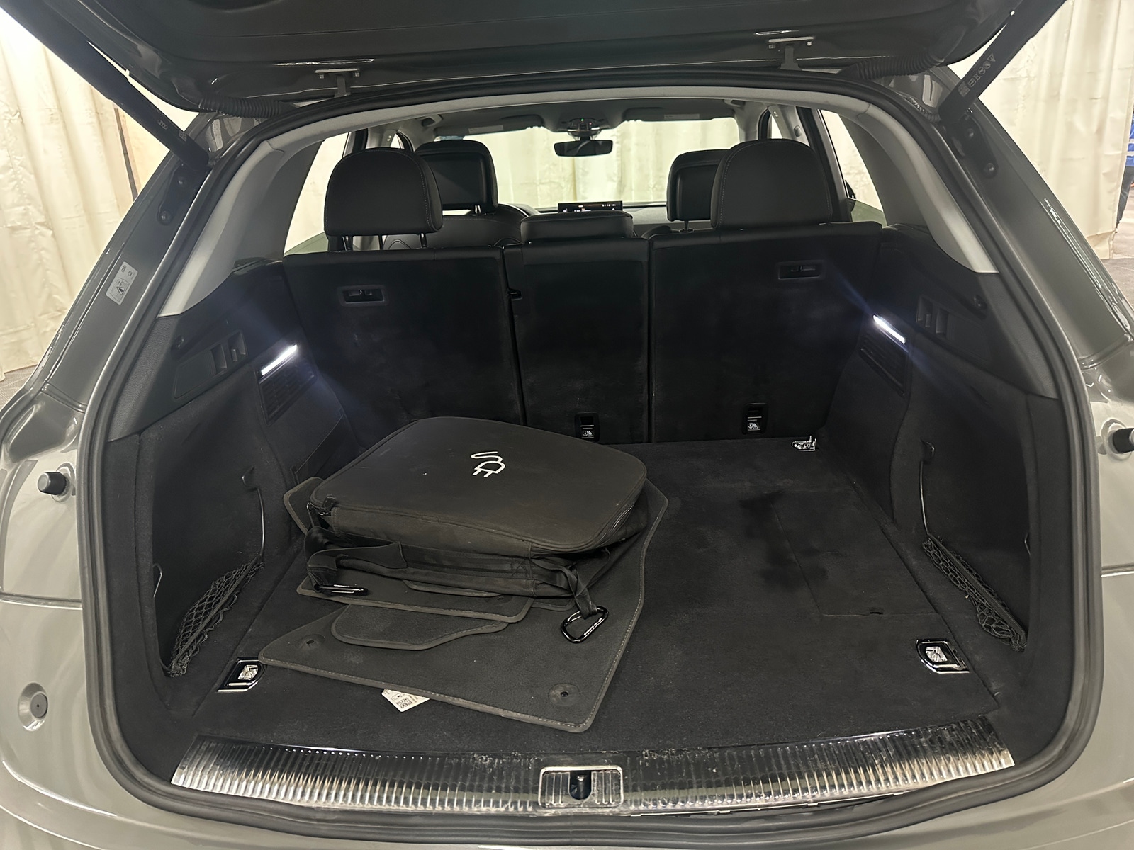 Thumbnail: 2023 Audi Q5 - 6