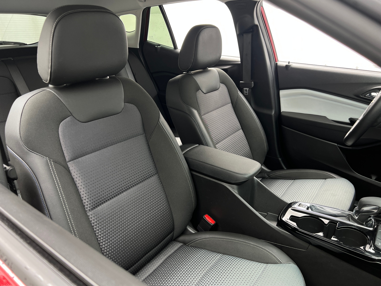 Thumbnail: 2025 Chevrolet Trax - 2