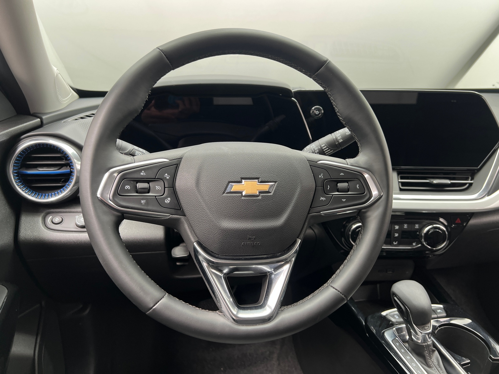 Thumbnail: 2025 Chevrolet Trax - 5