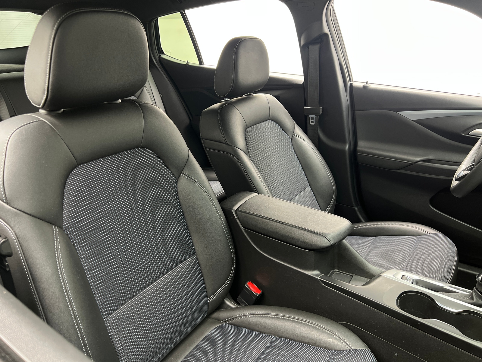 Thumbnail: 2025 Buick Envista - 2