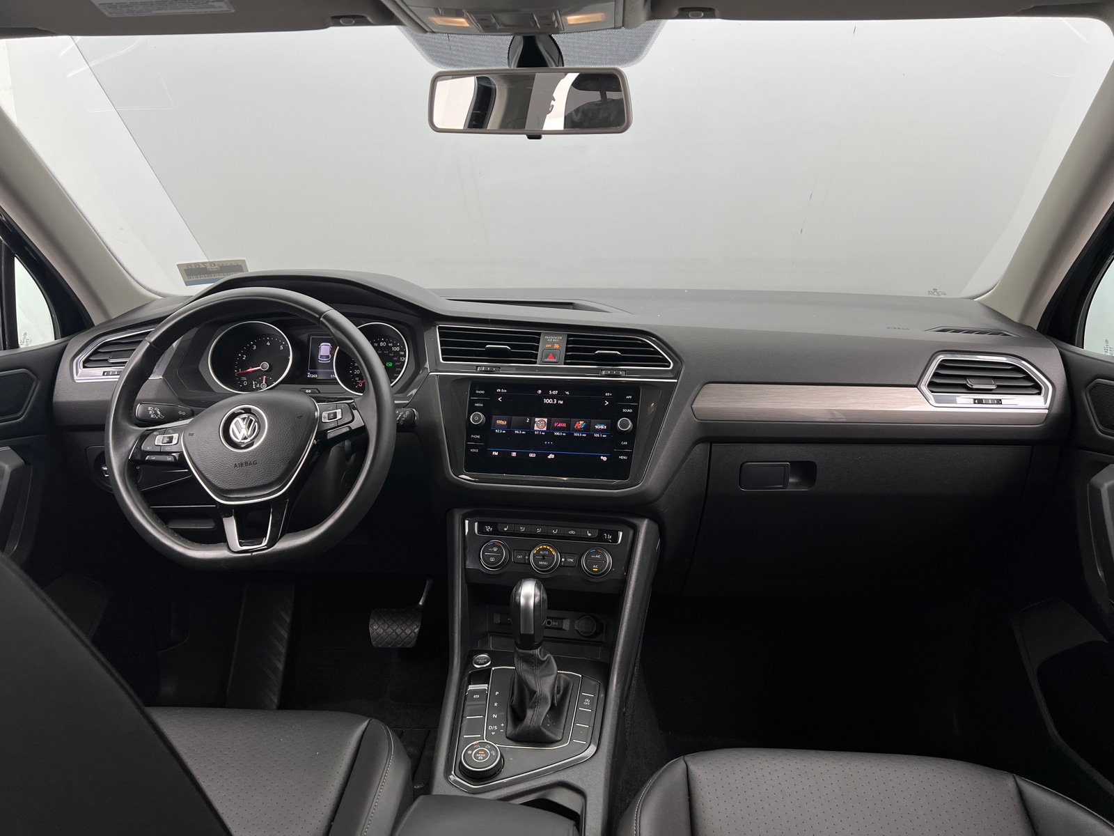 Thumbnail: 2020 Volkswagen Tiguan - 2