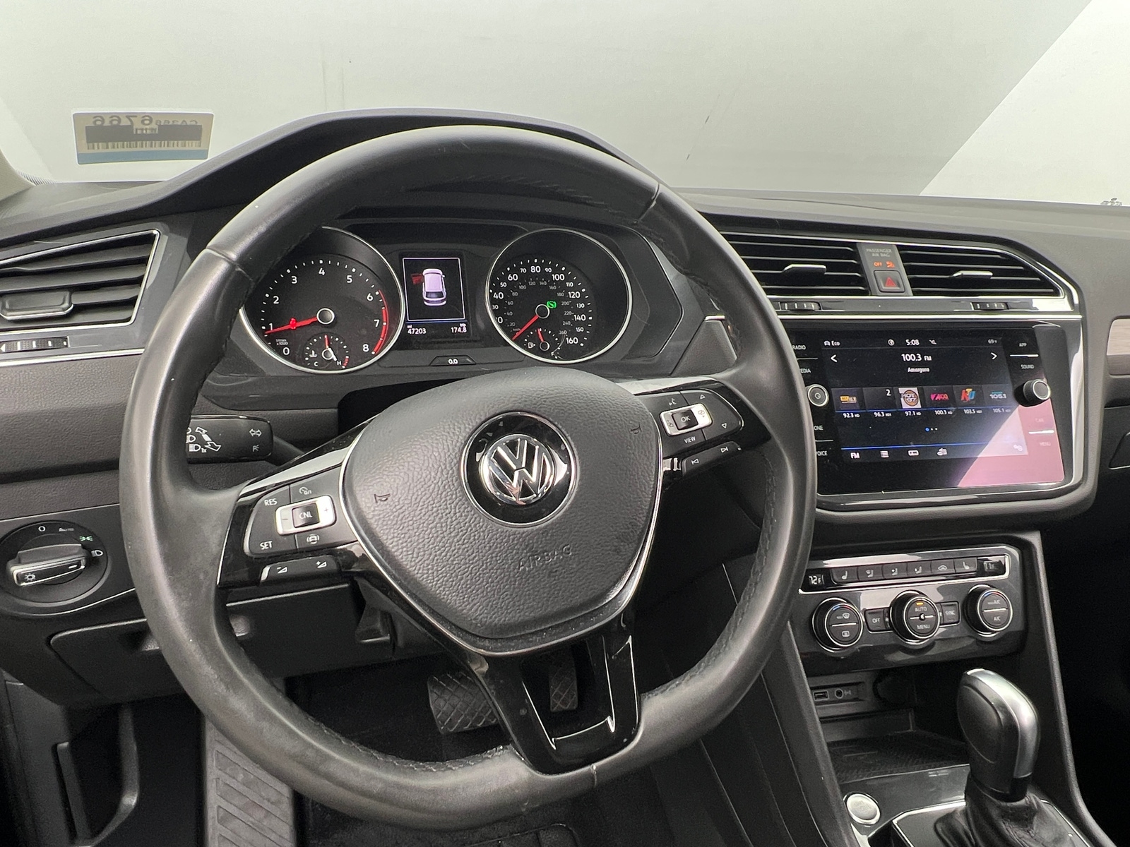 Thumbnail: 2020 Volkswagen Tiguan - 4