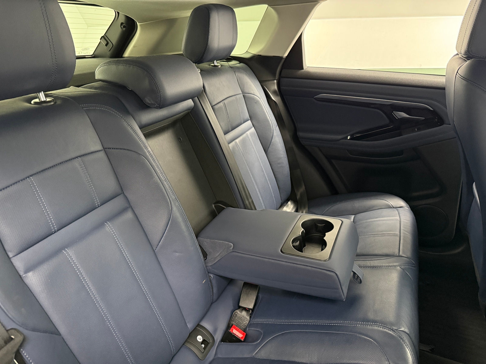 Thumbnail: 2020 Land Rover Range Rover Evoque - 5