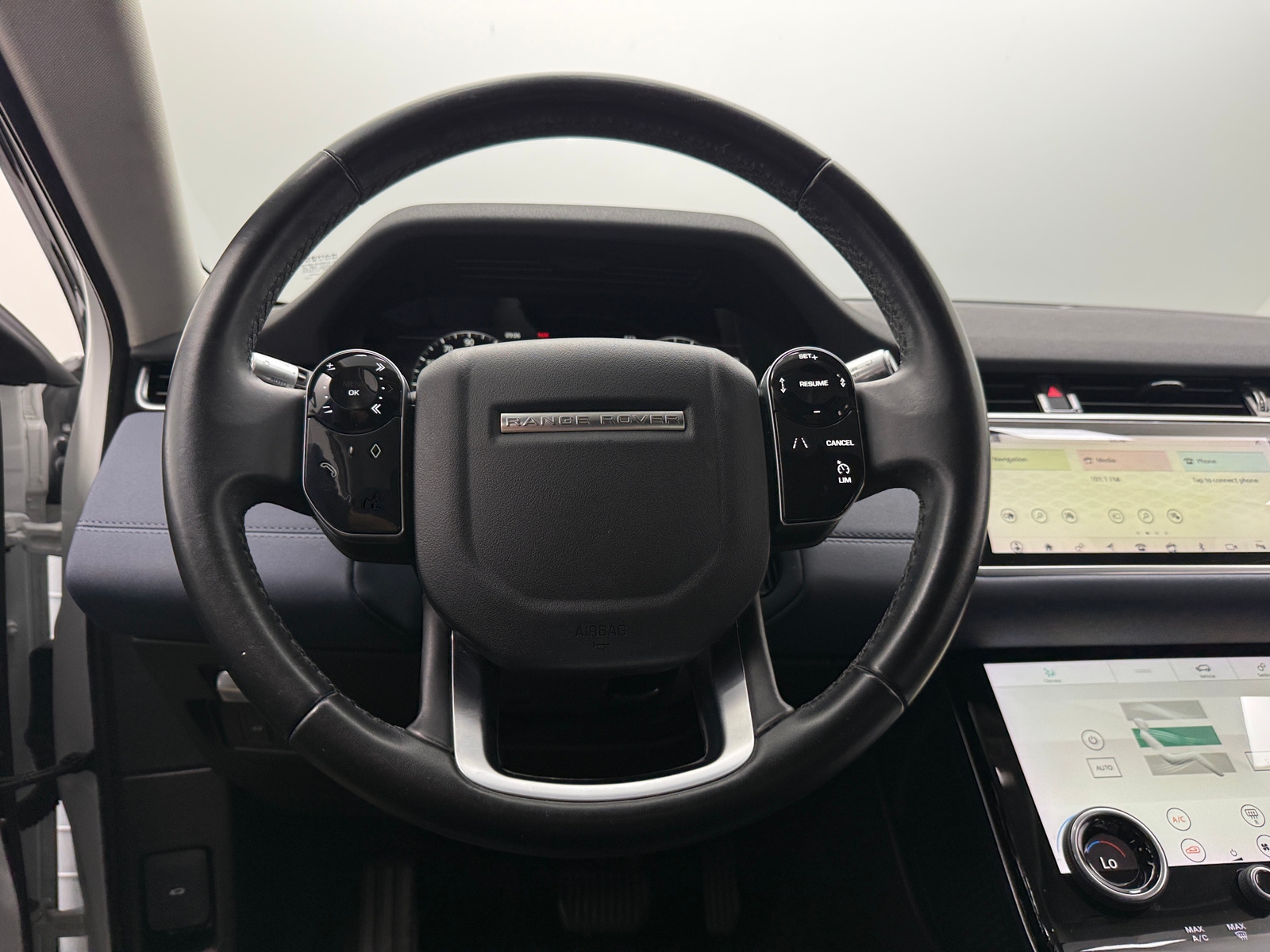 Thumbnail: 2020 Land Rover Range Rover Evoque - 4