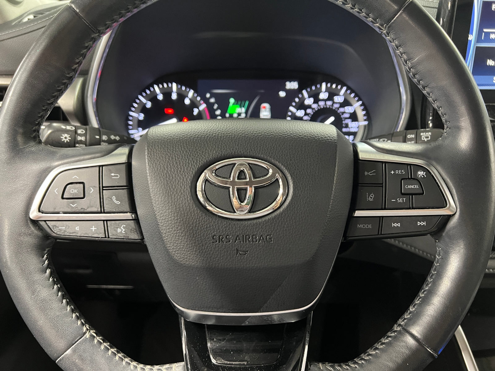 Thumbnail: 2020 Toyota Highlander - 4