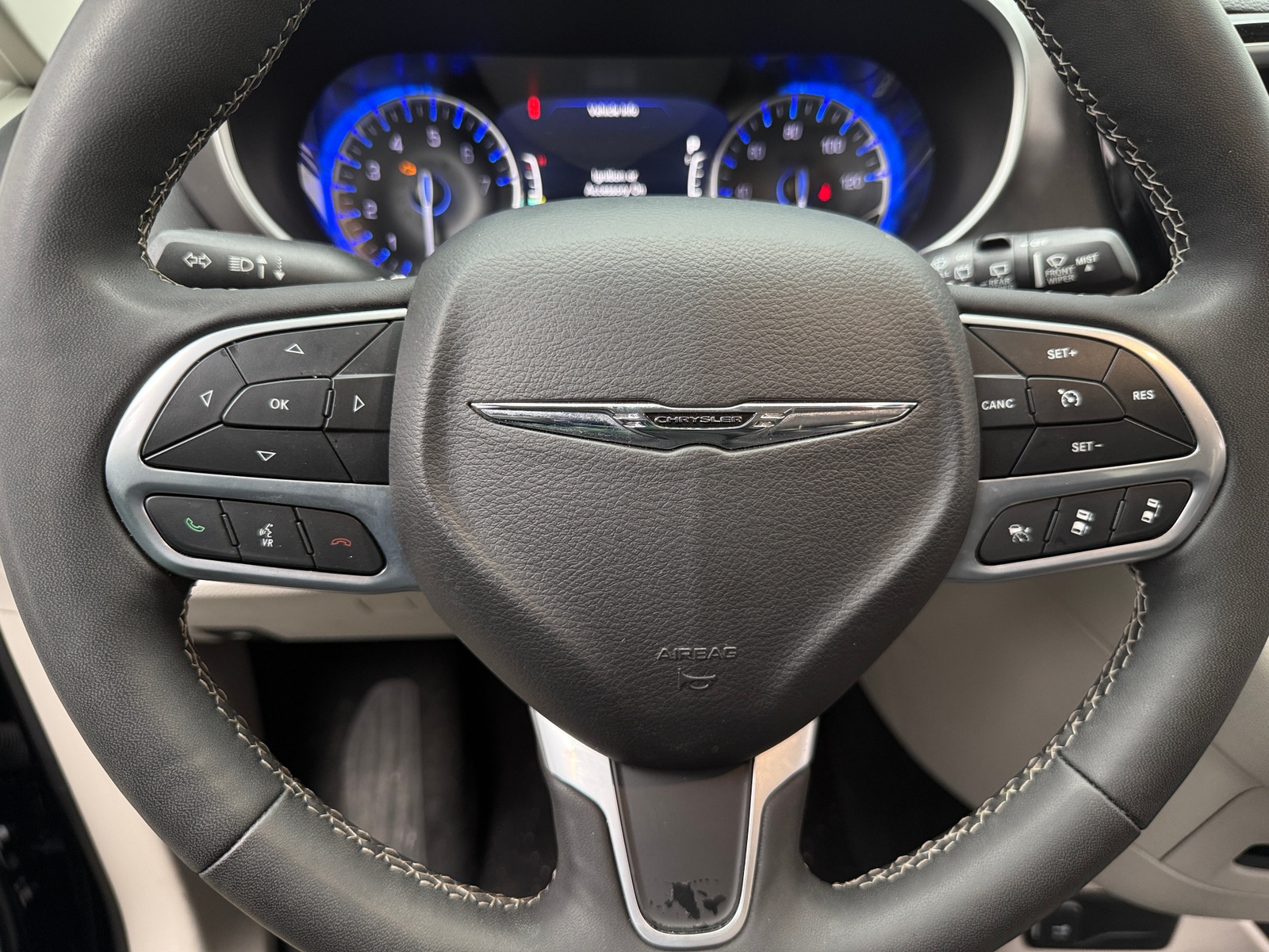 Thumbnail: 2024 Chrysler Pacifica - 4