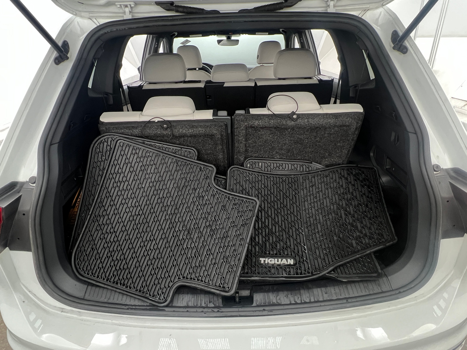 Thumbnail: 2021 Volkswagen Tiguan - 6