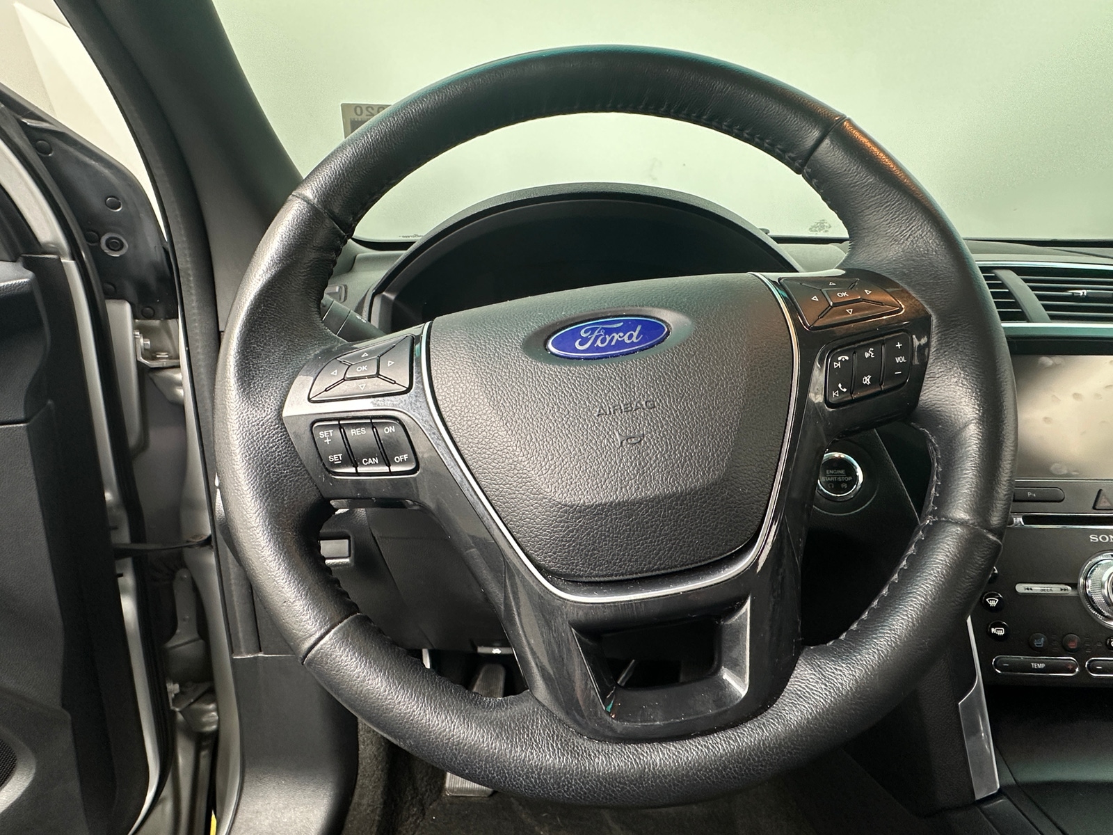 Thumbnail: 2016 Ford Explorer - 4