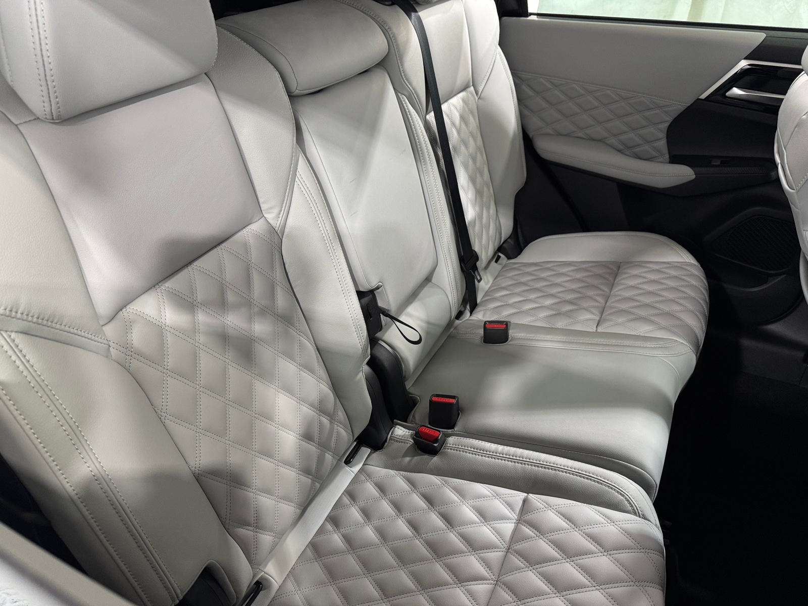 Thumbnail: 2022 Mitsubishi Outlander - 5