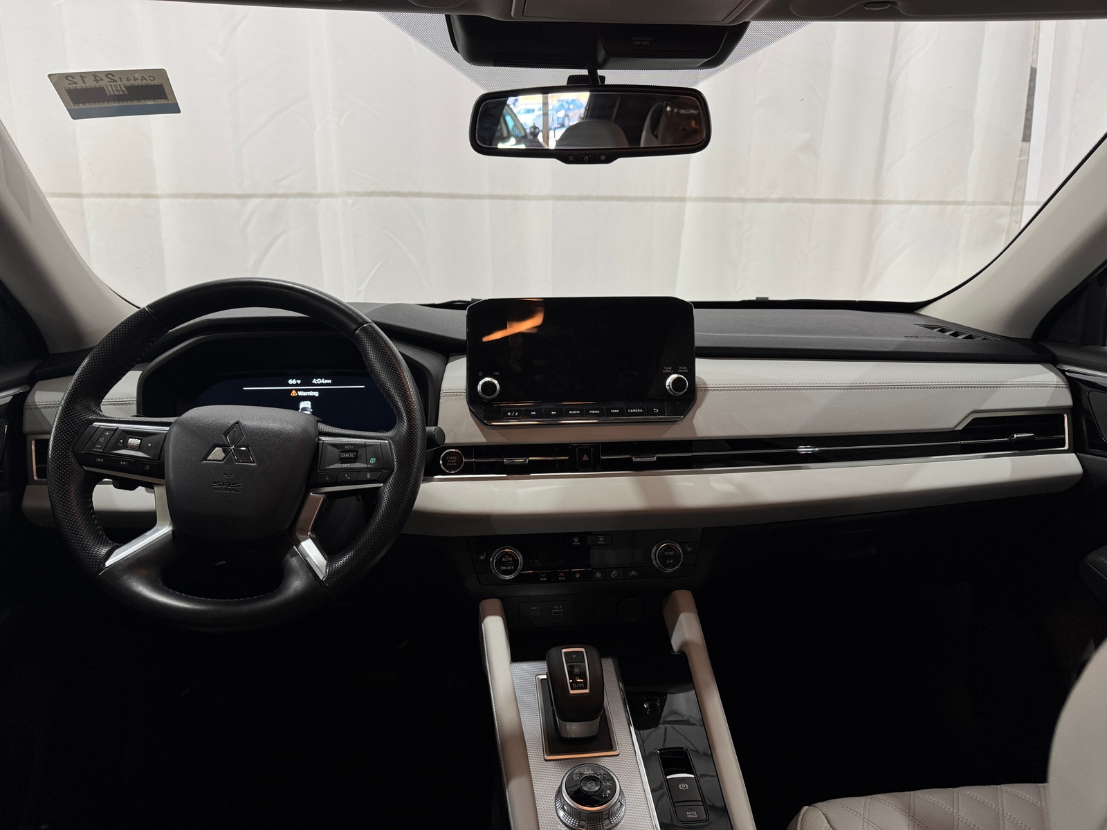 Thumbnail: 2022 Mitsubishi Outlander - 2