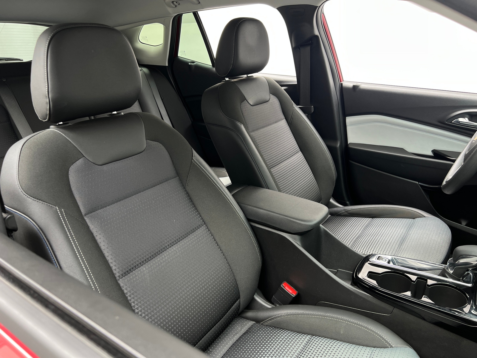 Thumbnail: 2025 Chevrolet Trax - 2