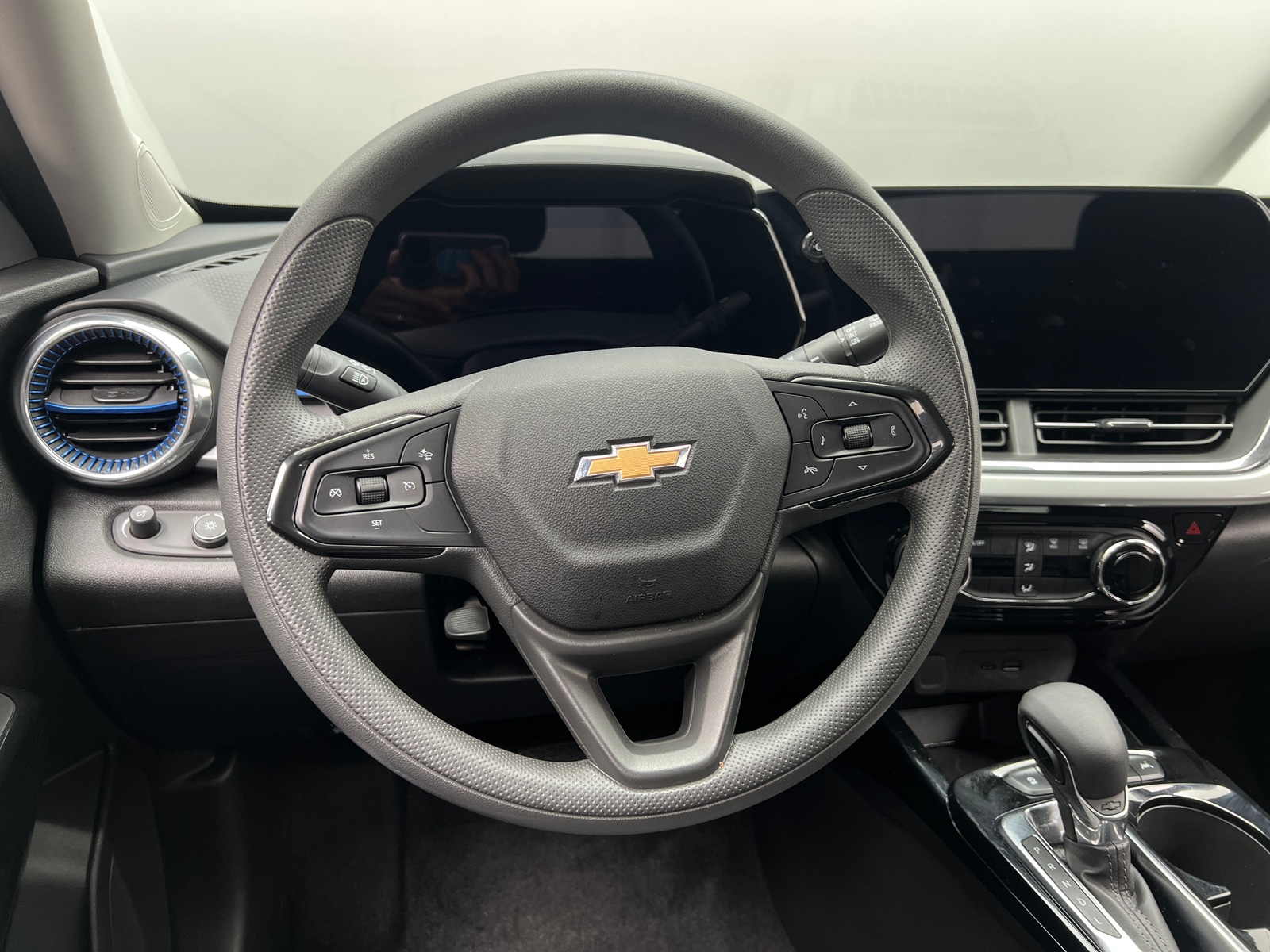 Thumbnail: 2025 Chevrolet Trax - 5