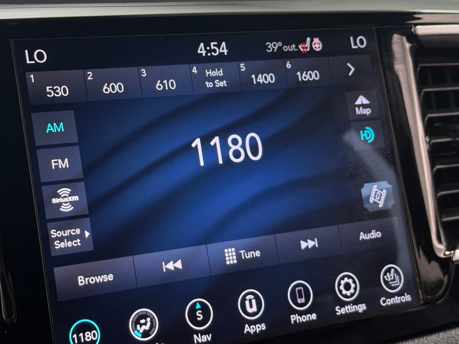 Thumbnail: 2020 Chrysler Pacifica - 3