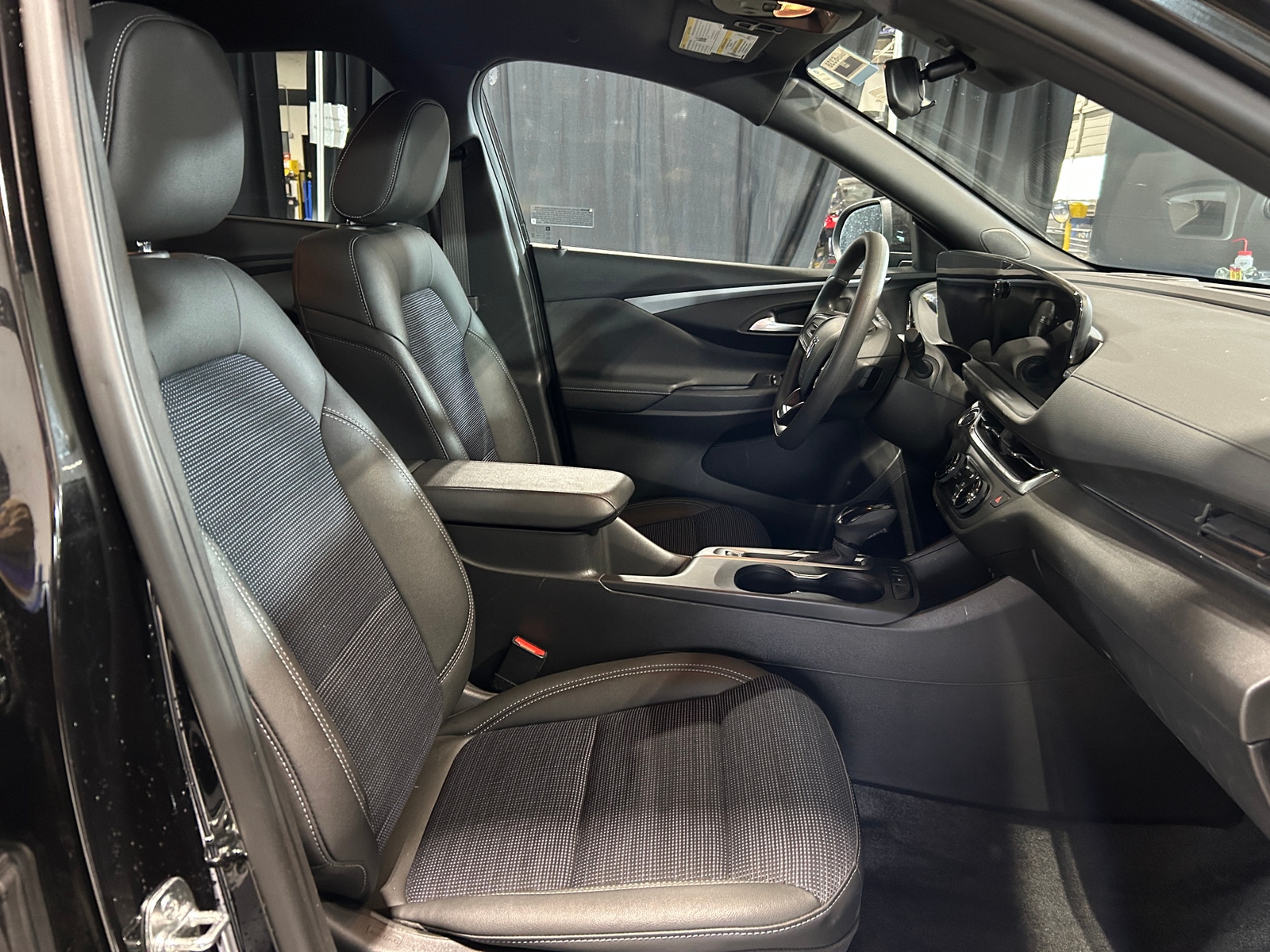 Thumbnail: 2025 Buick Envista - 2