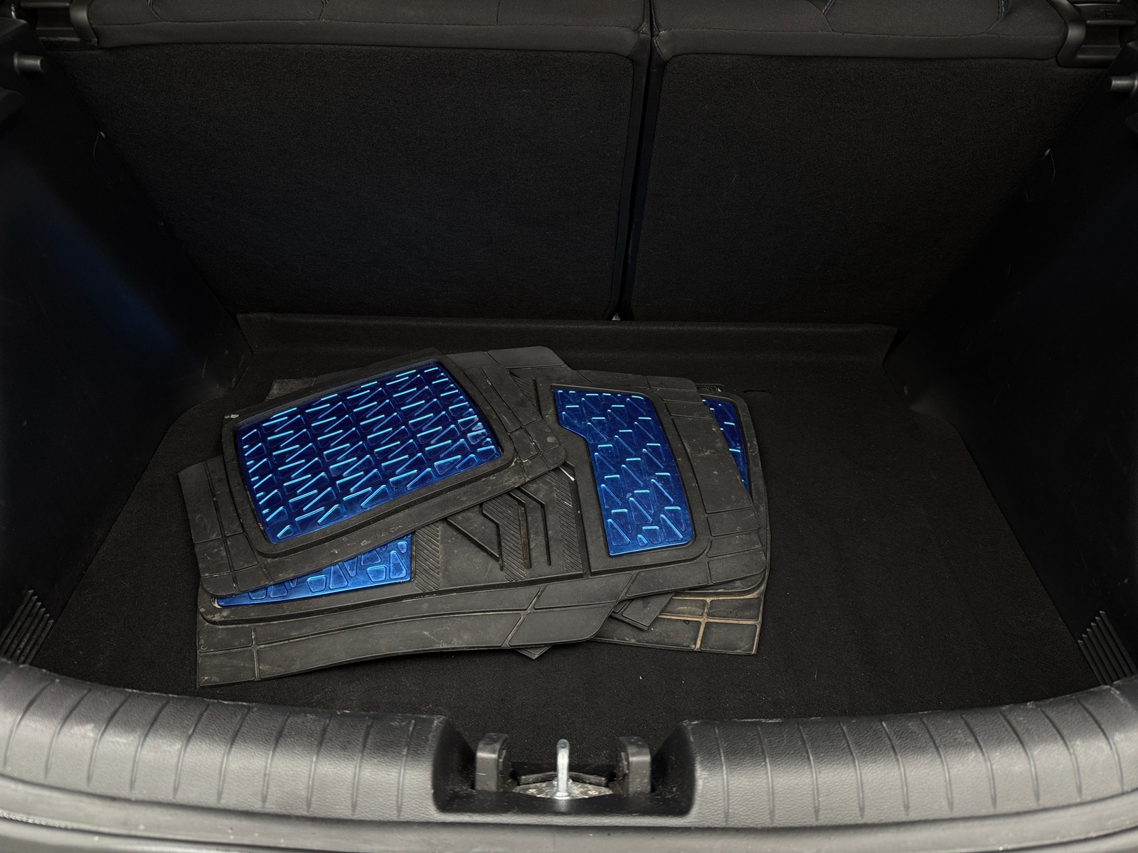 Thumbnail: 2019 Hyundai Veloster - 7