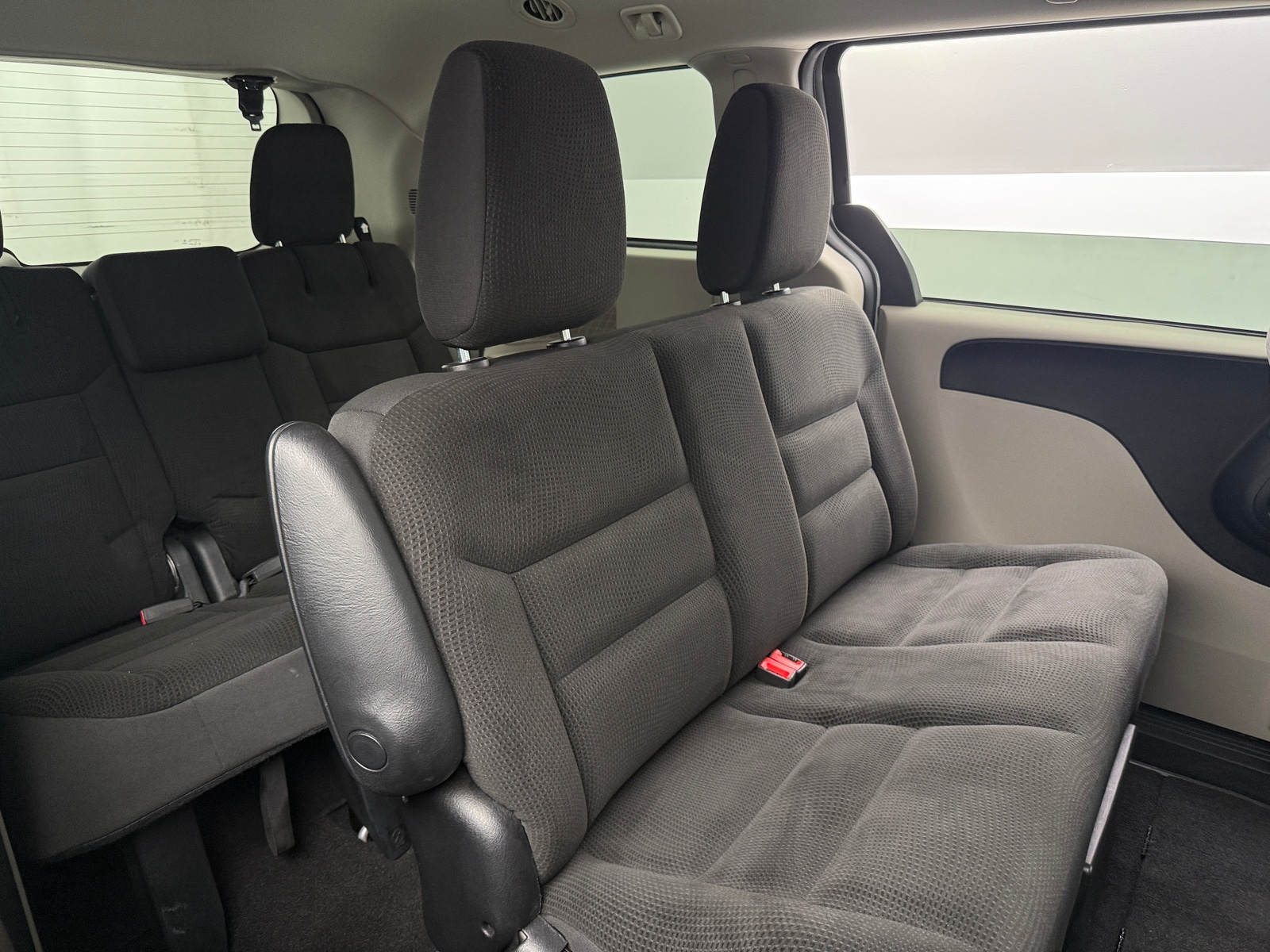 Thumbnail: 2017 Dodge Grand Caravan - 6