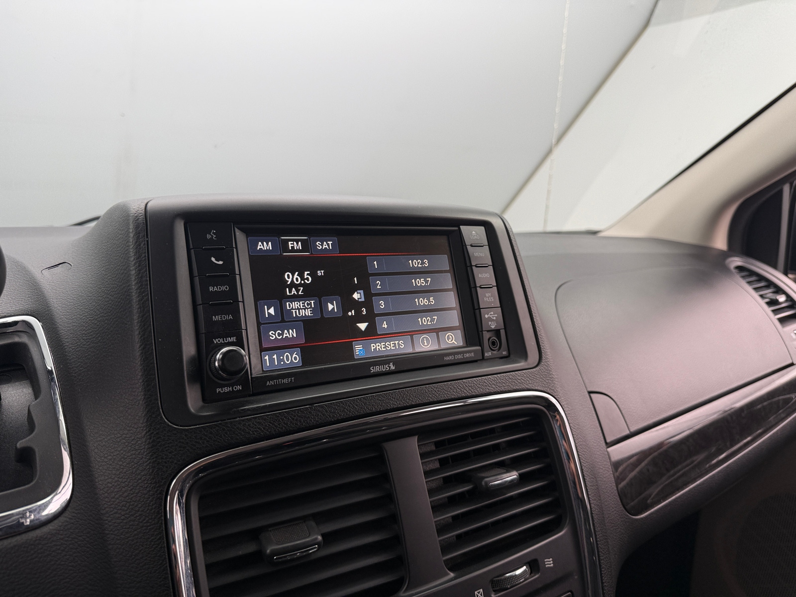 Thumbnail: 2017 Dodge Grand Caravan - 4