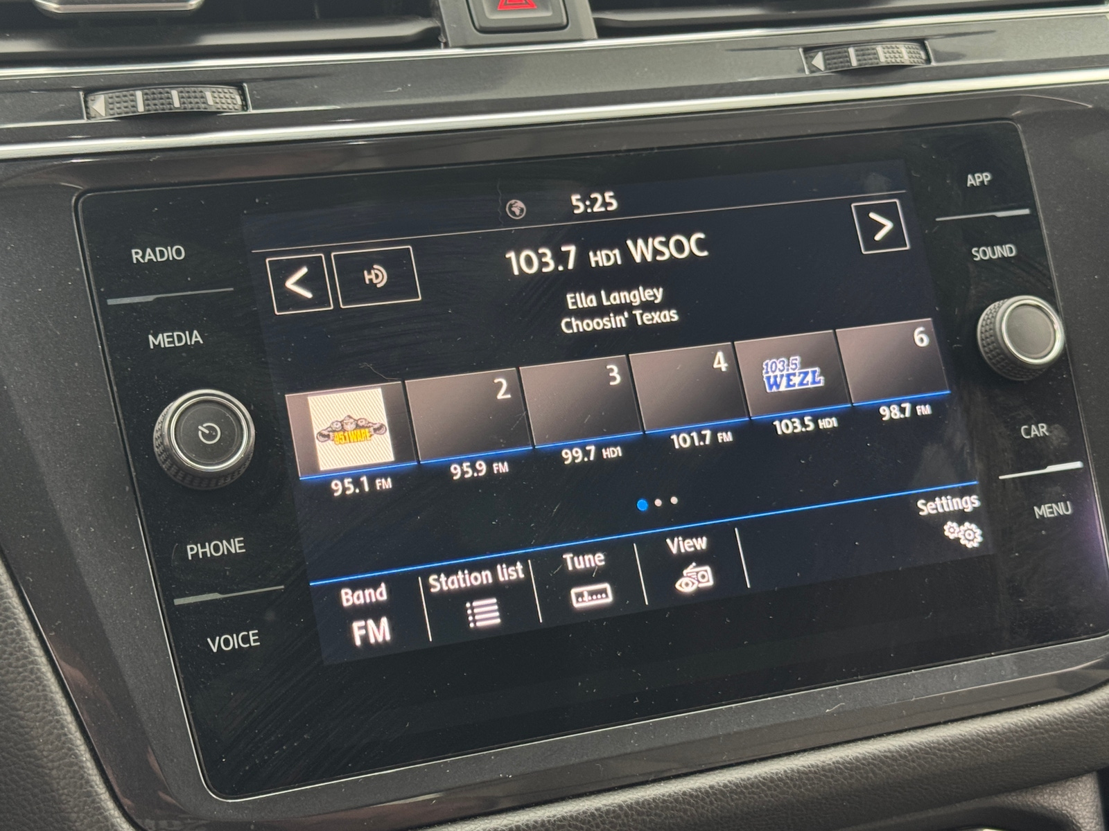 Thumbnail: 2020 Volkswagen Tiguan - 3