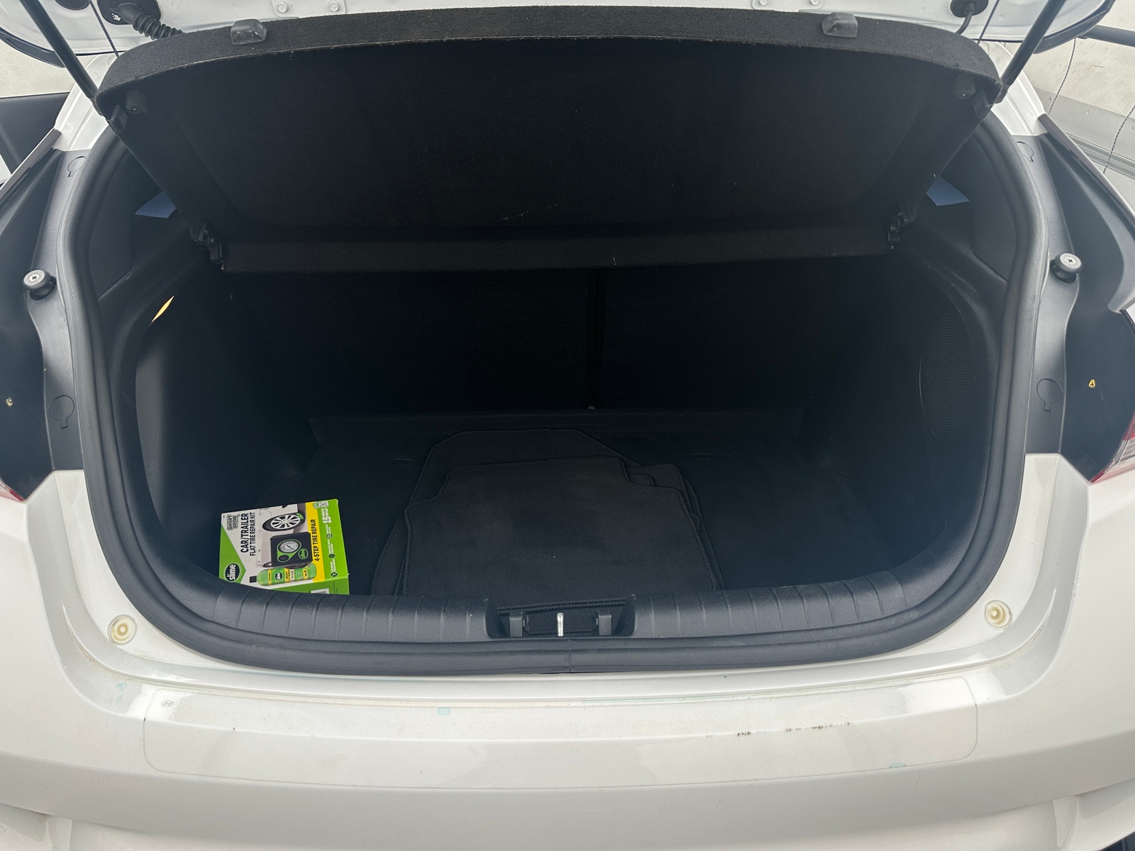 Thumbnail: 2022 Hyundai Veloster - 6