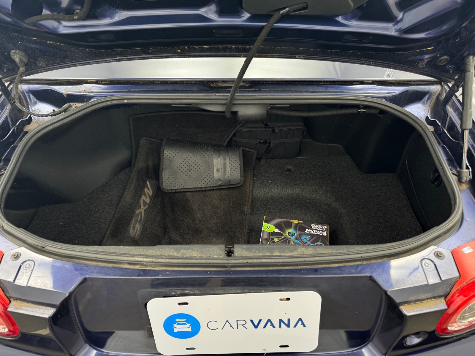 Thumbnail: 2010 Mazda MX-5 Miata - 4