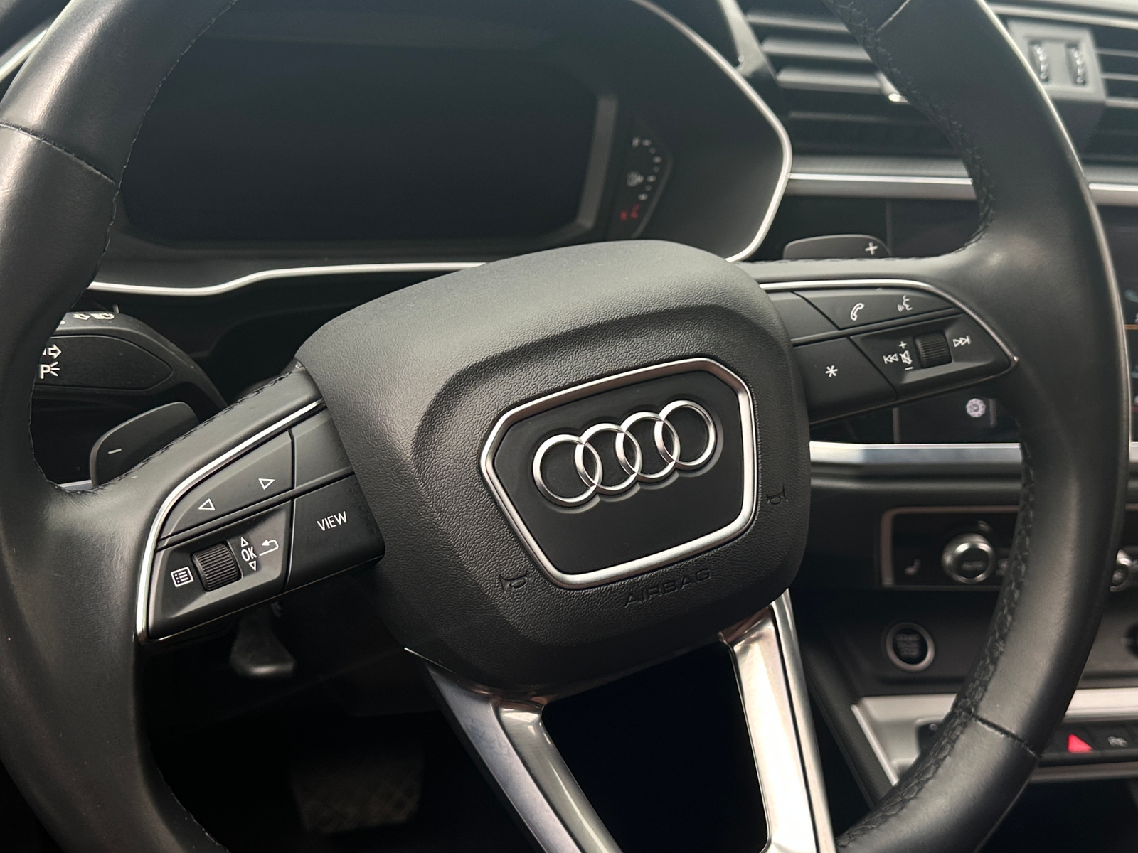 Thumbnail: 2022 Audi Q3 - 4