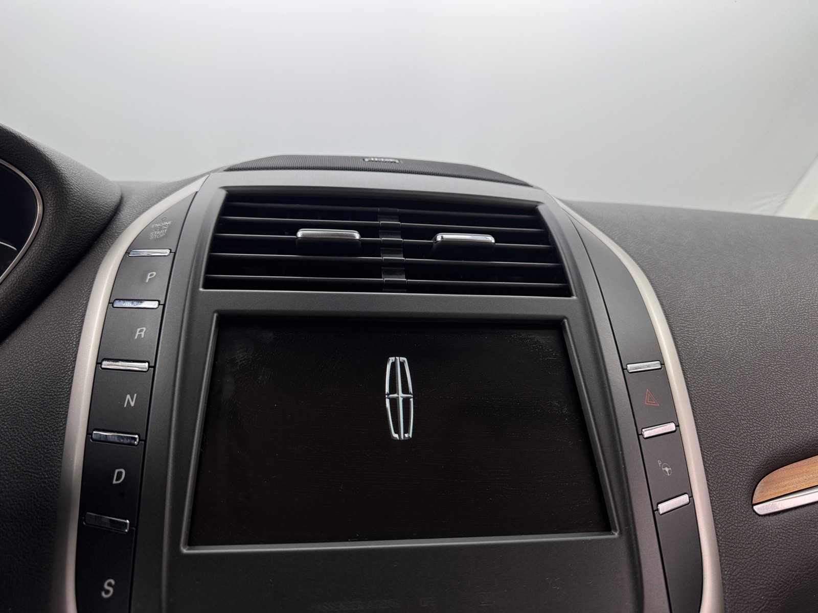 Thumbnail: 2015 Lincoln MKC - 3