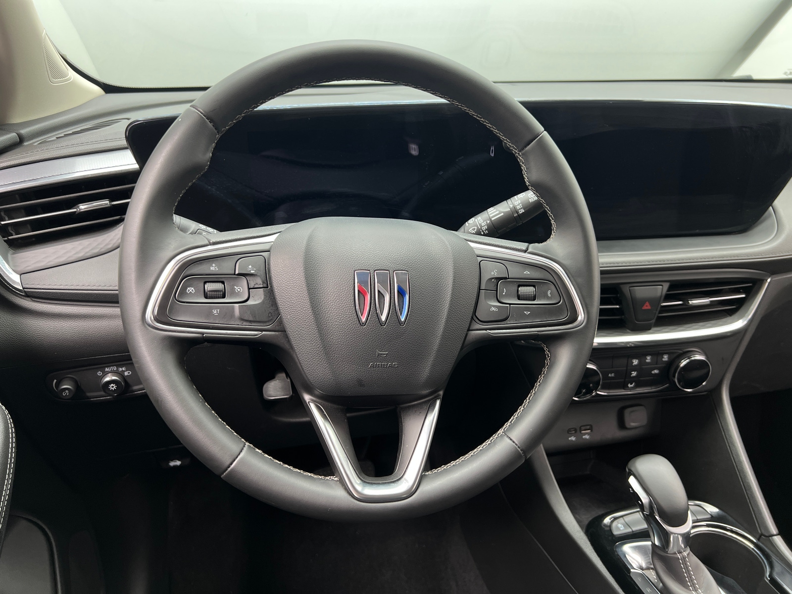 Thumbnail: 2025 Buick Encore GX - 4