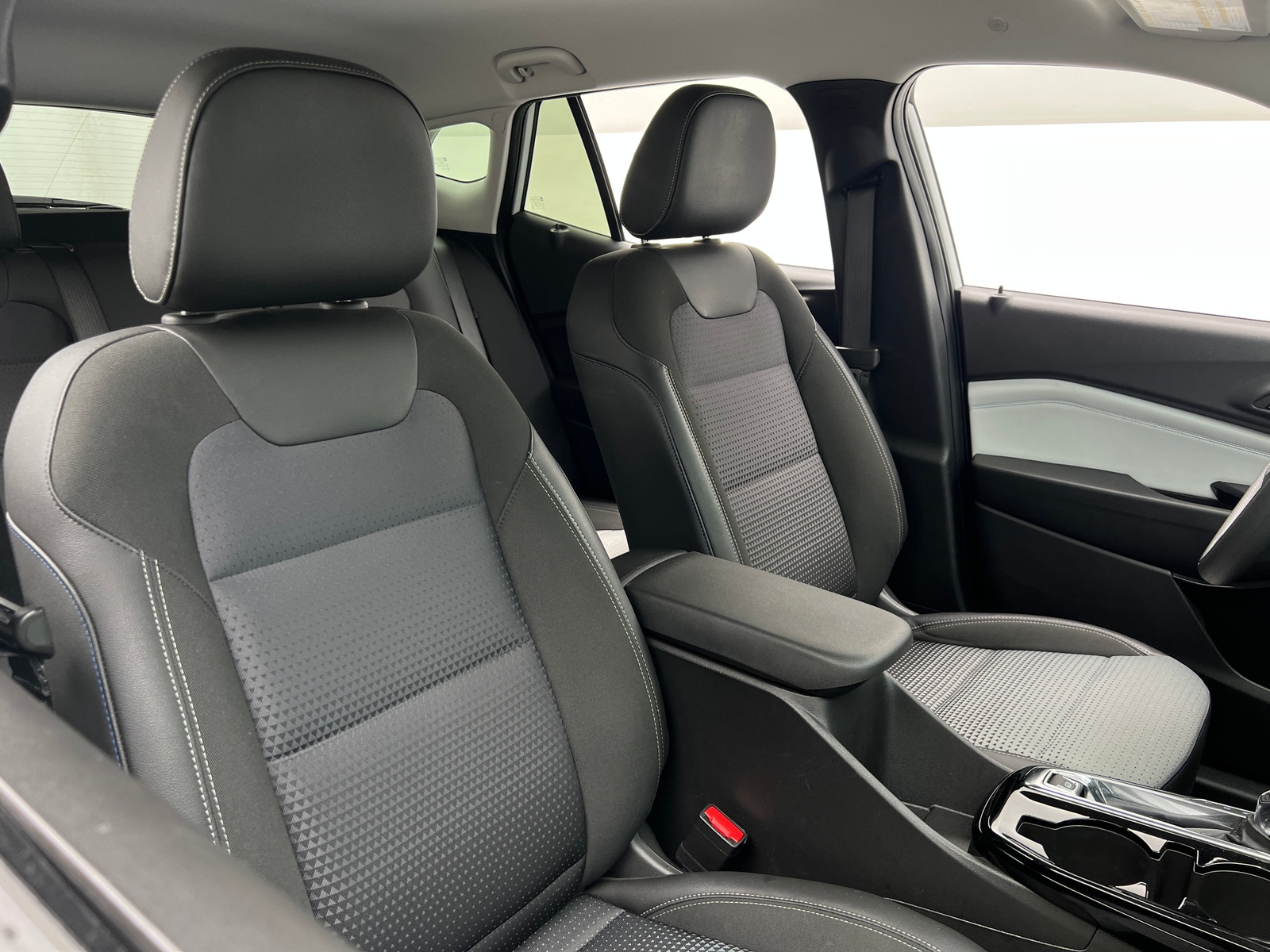 Thumbnail: 2025 Chevrolet Trax - 2