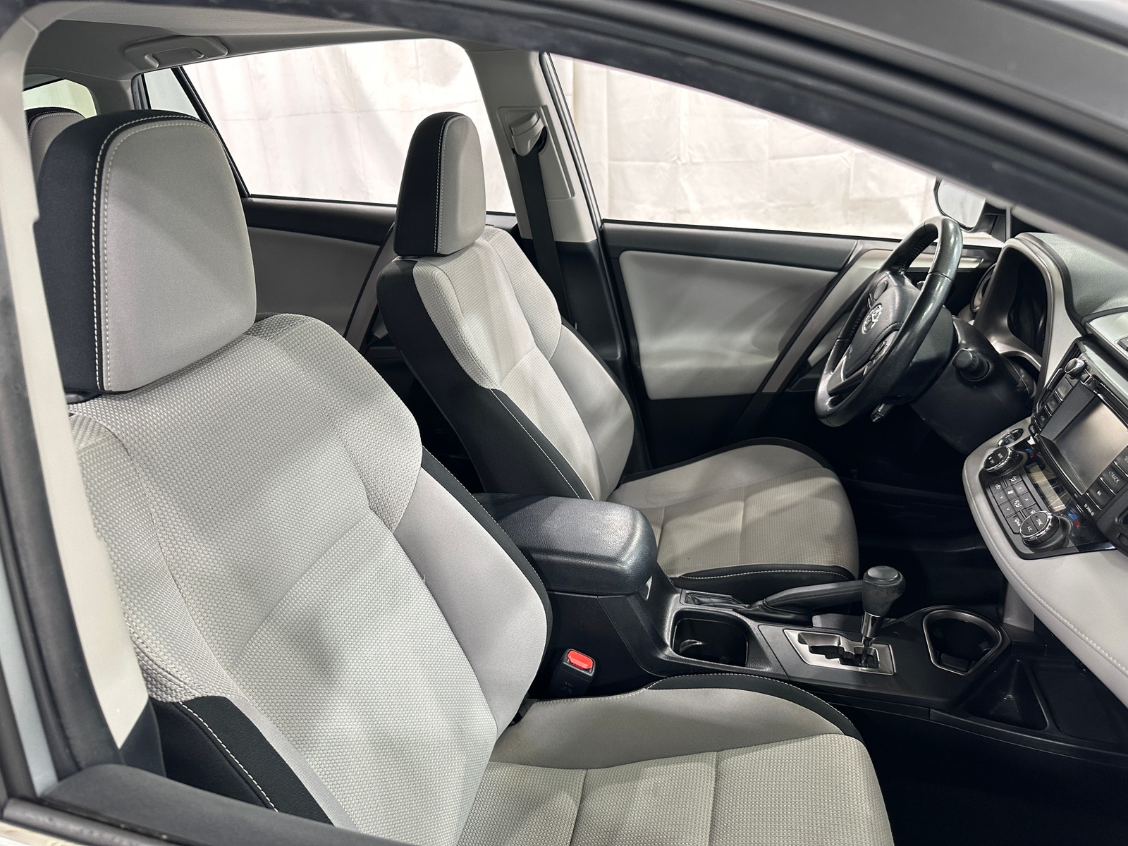 Thumbnail: 2018 Toyota RAV4 - 2