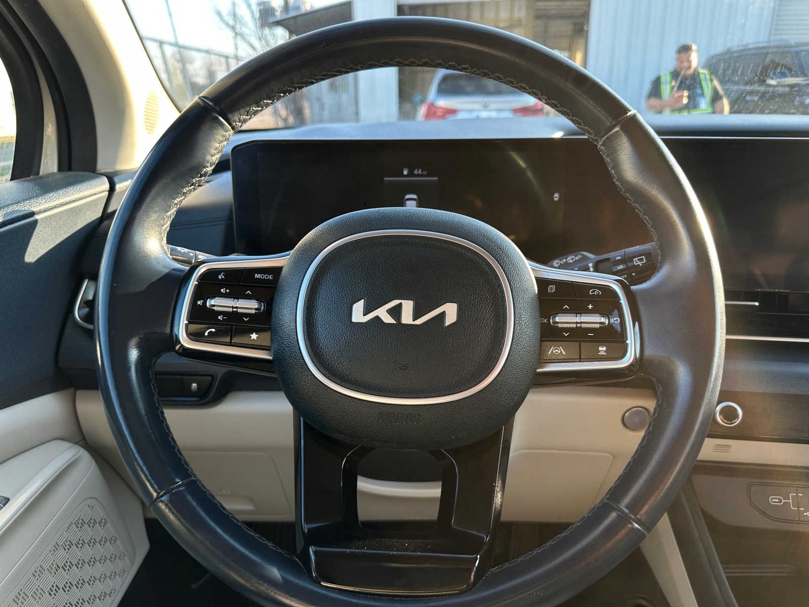 Thumbnail: 2025 Kia Carnival - 4