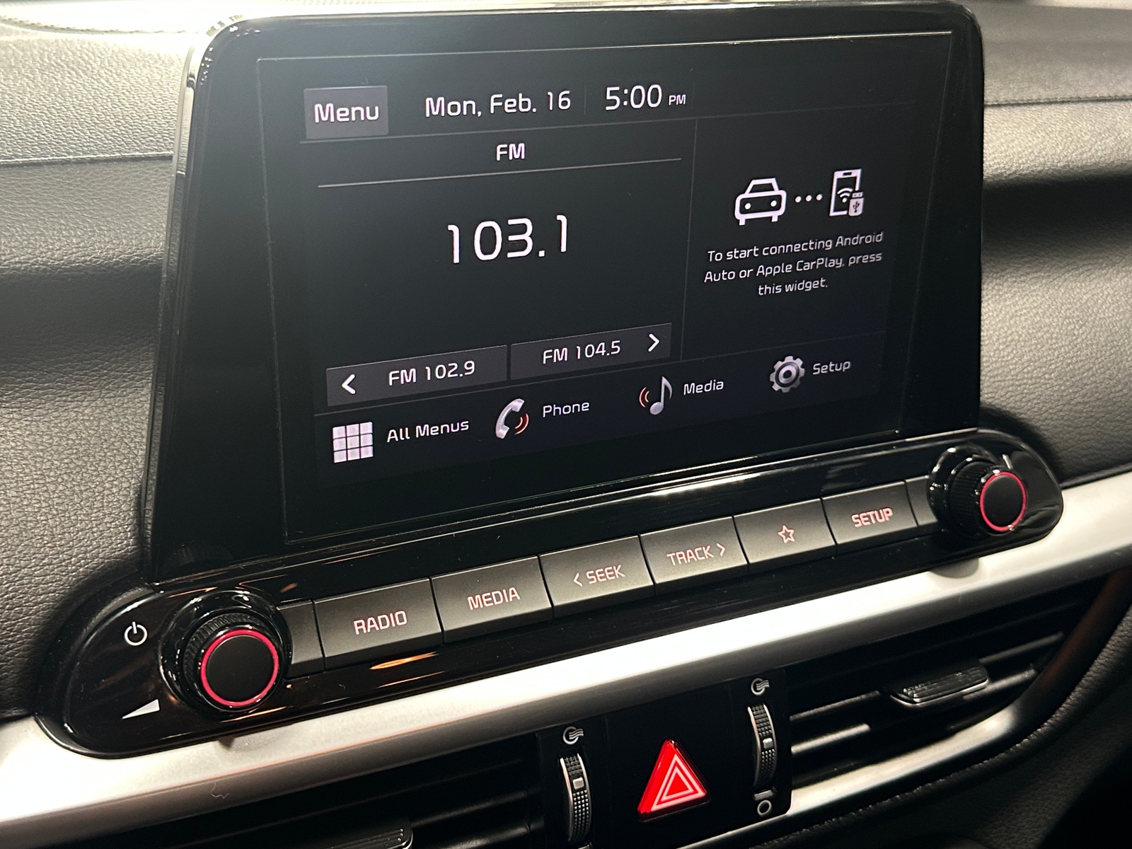 Thumbnail: 2024 Kia Forte - 4