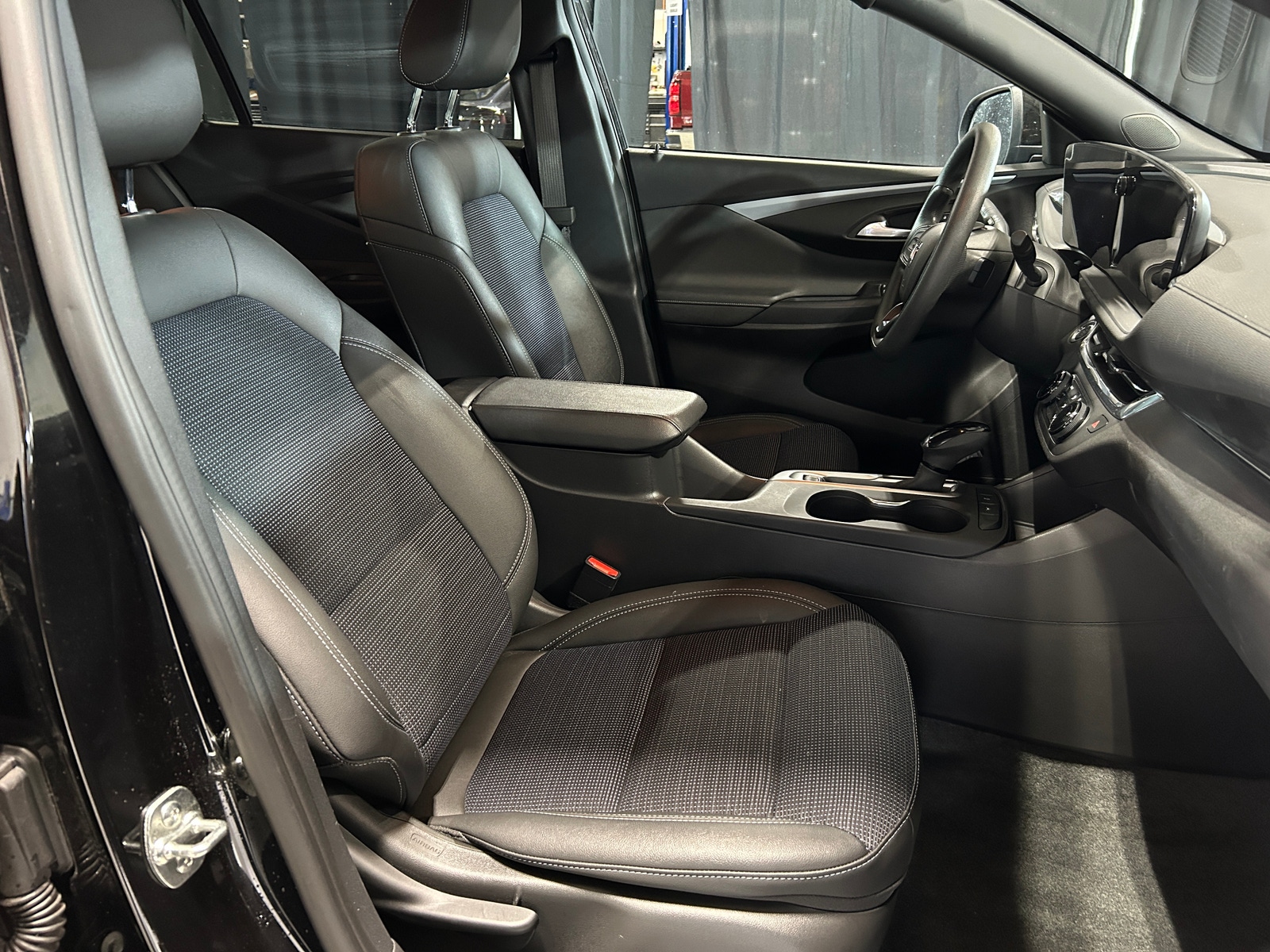 Thumbnail: 2025 Buick Envista - 2