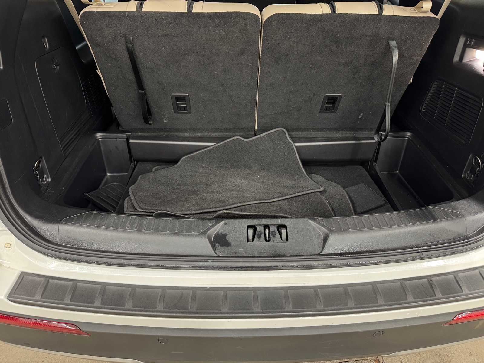 Thumbnail: 2023 Ford Explorer - 6