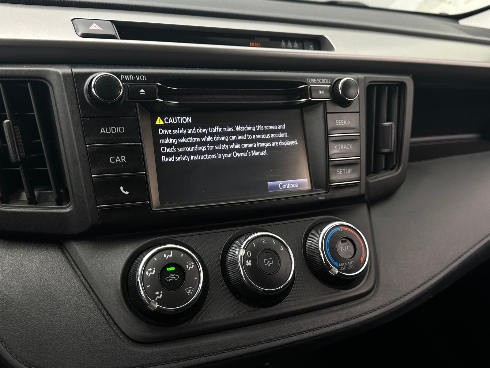 Thumbnail: 2018 Toyota RAV4 - 4