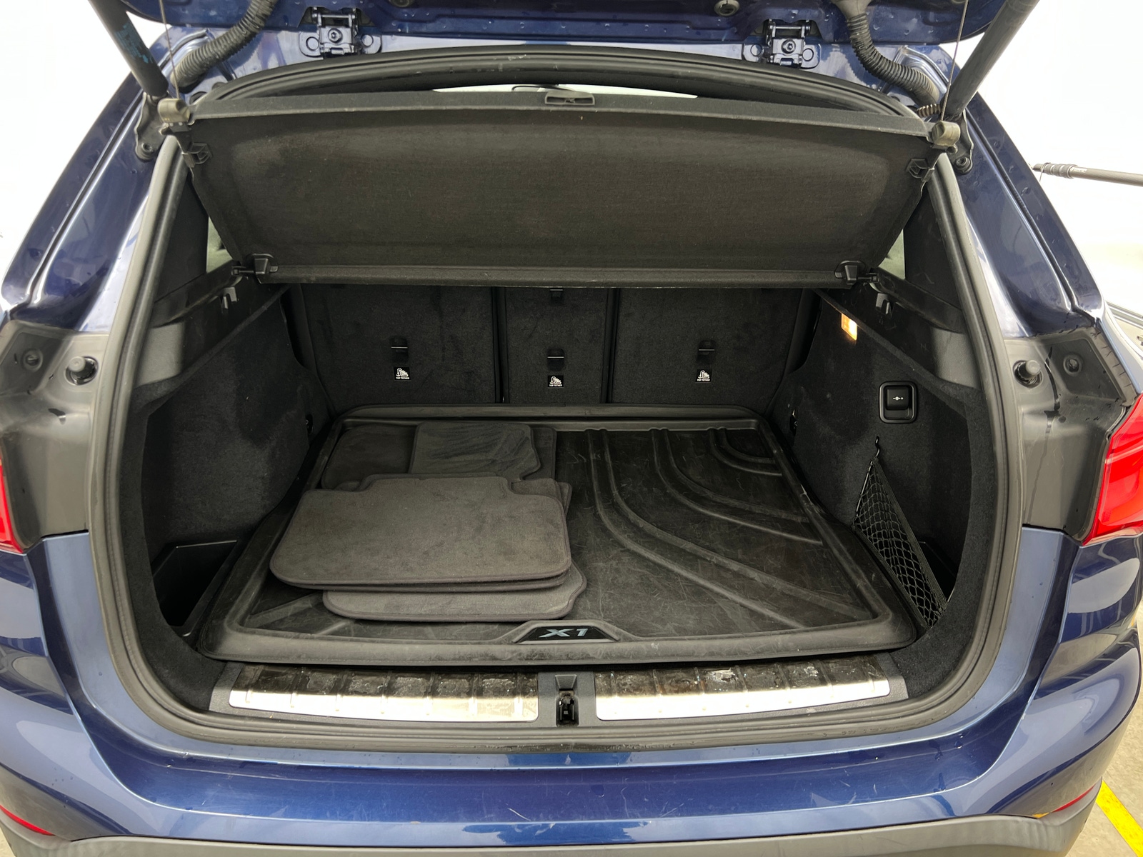 Thumbnail: 2018 BMW X1 - 6