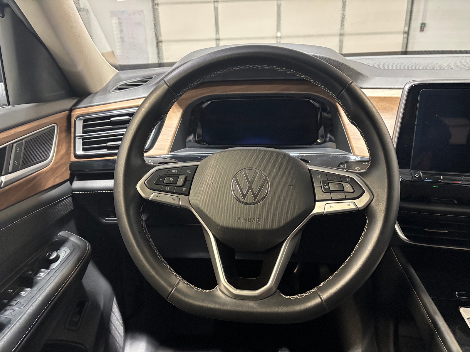 Thumbnail: 2025 Volkswagen Atlas - 4