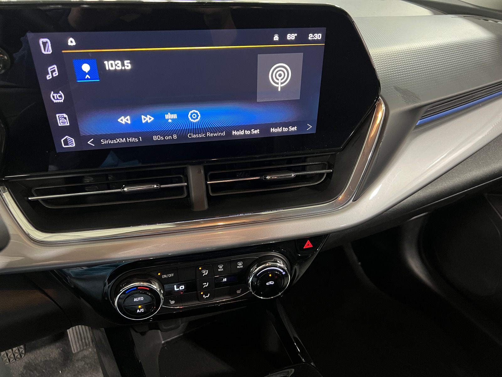 Thumbnail: 2025 Chevrolet Trax - 4