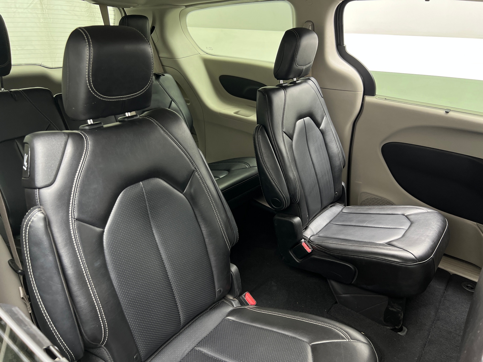 Thumbnail: 2023 Chrysler Pacifica - 5