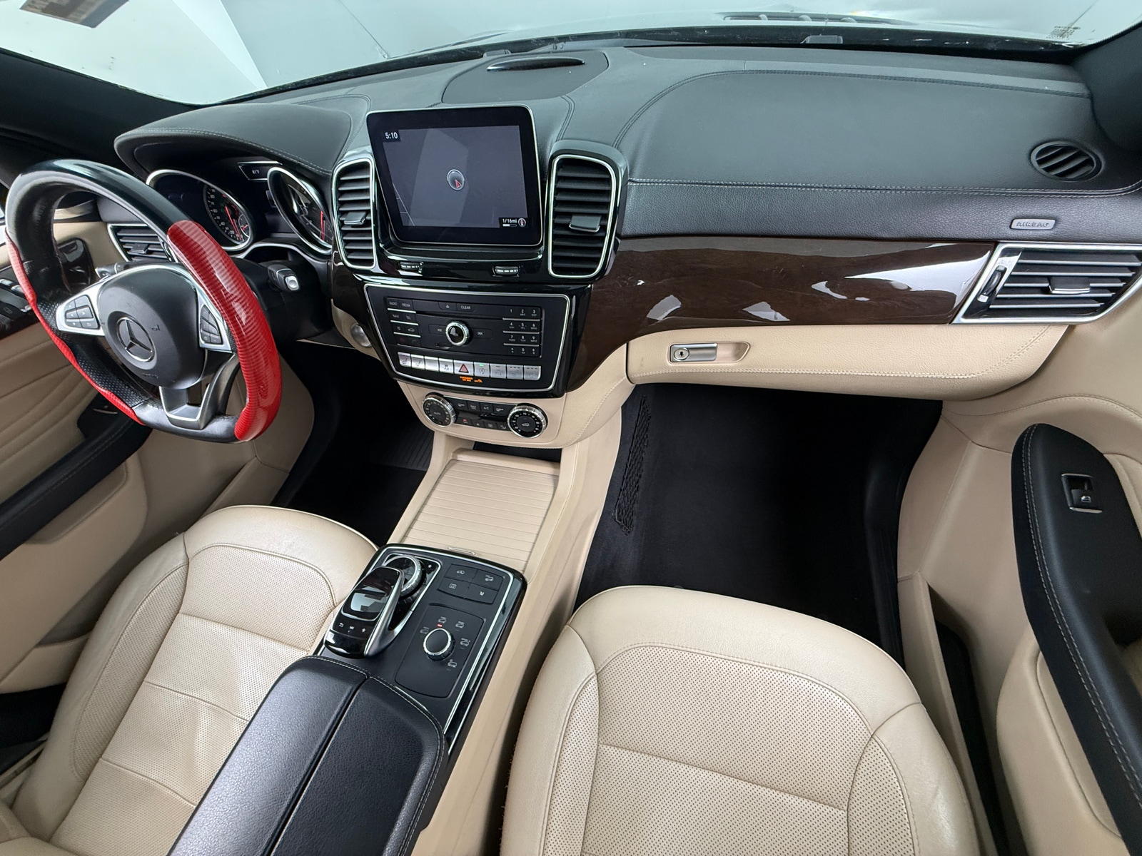 Thumbnail: 2019 Mercedes-Benz GLE - 2